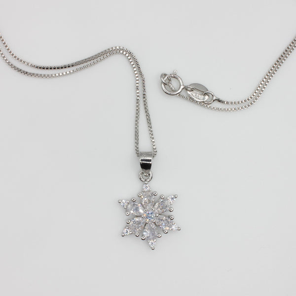 925 sterling silver AAA Zircon snowflake pendant